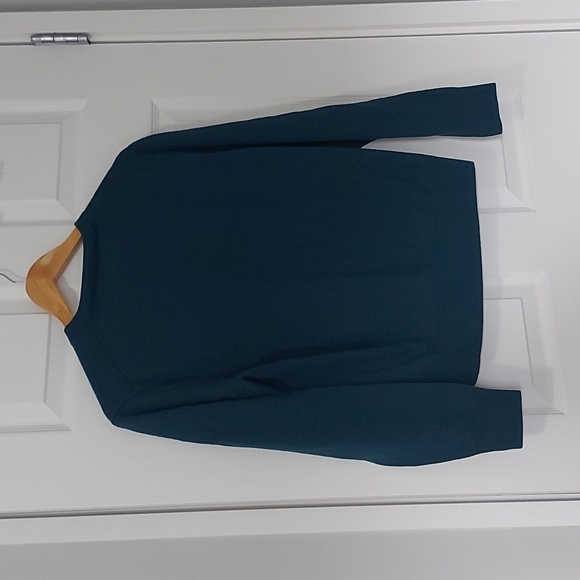 Saks Fifth Avenue 70% wool/30% acrylic sweater - Picture 2 of 6